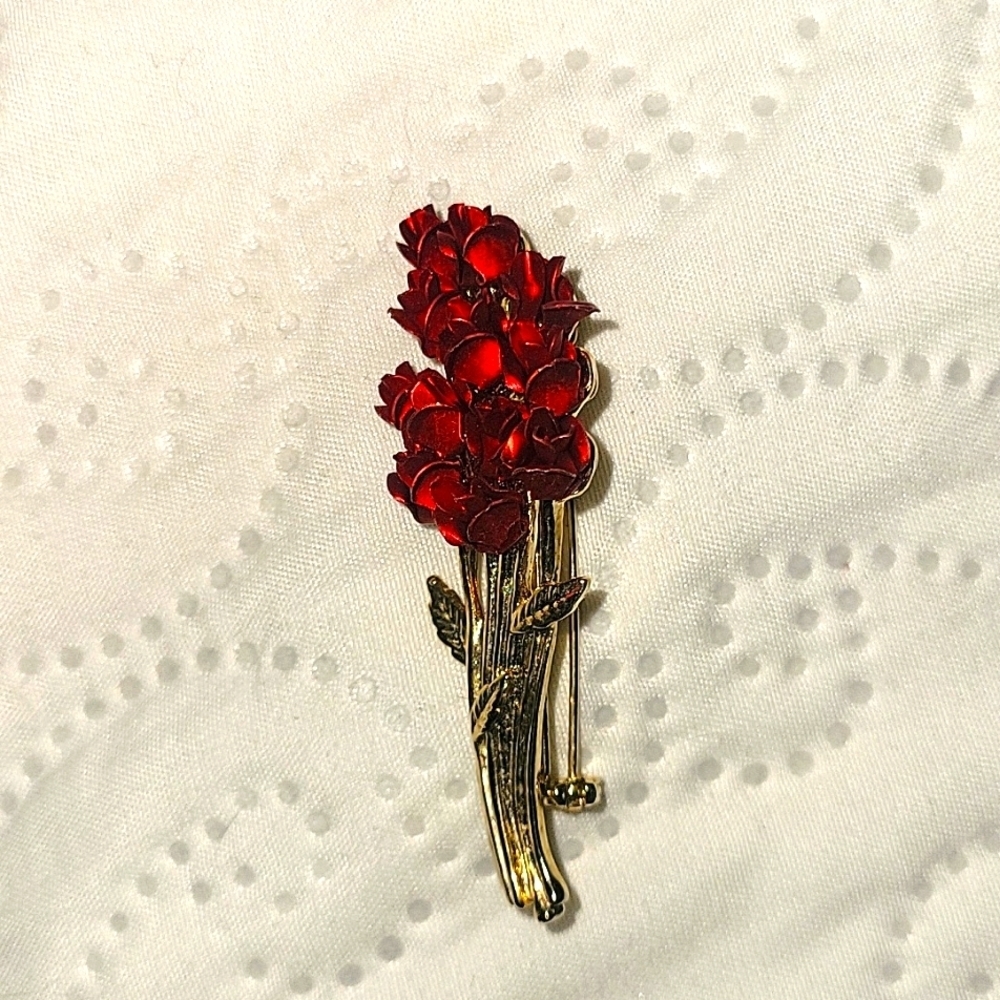 Vintage 1997 Dozen Red Rose Bouquet Love Red Gold Tone Metal Lapel Pin‎ Brooch